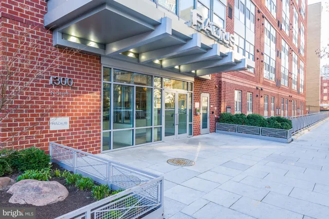 $2,700 | 1300 N Street Northwest, Unit 18, Washington, DC 20005