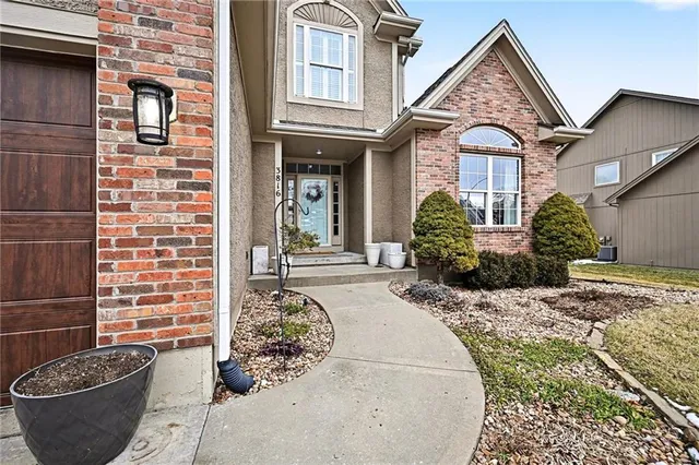 $585,000 | 3816 Northeast 94th Terrace, Kansas City, MO 64156