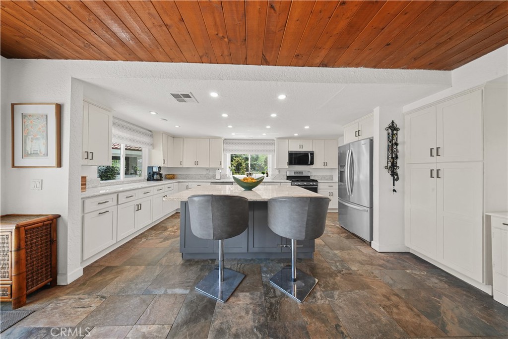 17007 Ranchero Road Riverside, CA 92504 - Photo 13 of 39