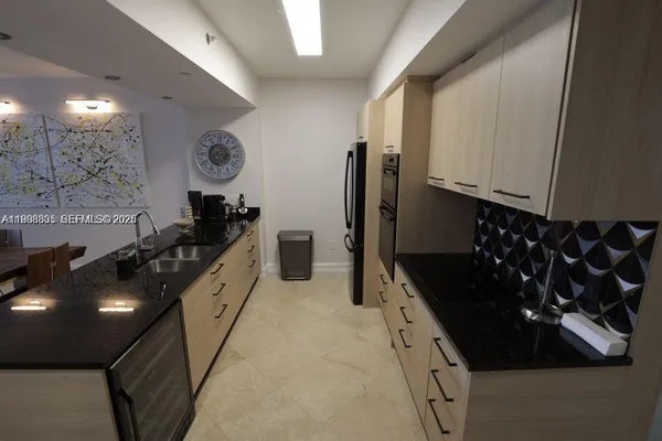 $8,500 | 1830 South Ocean Drive, Unit 2011, Hallandale Beach, FL 33009