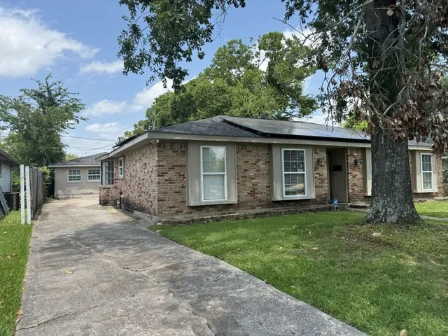 $292,499 | 11111 Sagecrest Lane, Houston, TX 77089