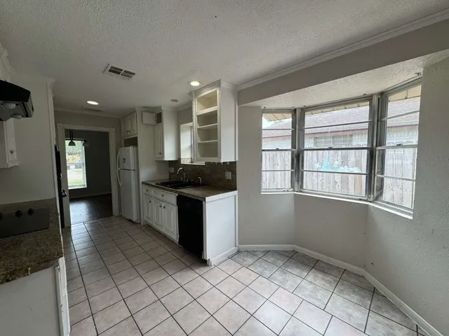 $292,499 | 11111 Sagecrest Lane, Houston, TX 77089