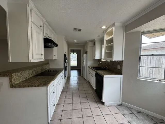 $292,499 | 11111 Sagecrest Lane, Houston, TX 77089