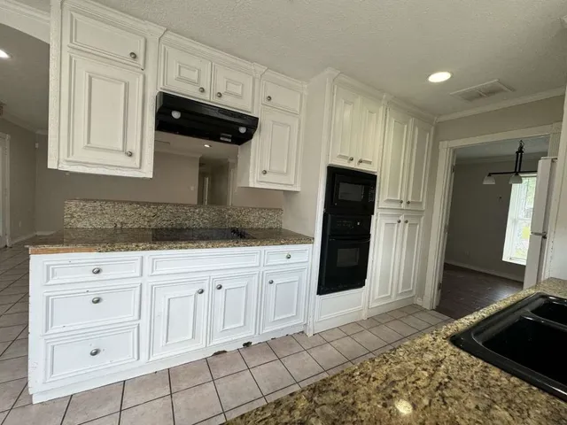 $292,499 | 11111 Sagecrest Lane, Houston, TX 77089