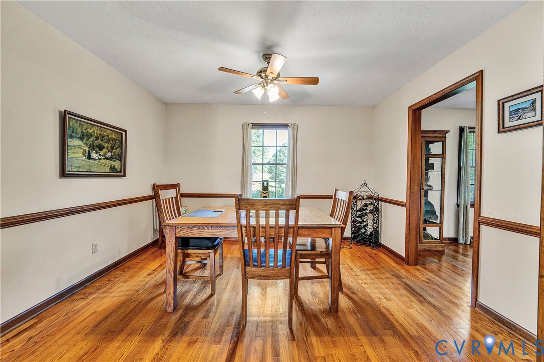 258 Willow Oak Road Appomattox, VA 24522 - Photo 9 of 50 Hardwood flooring, crown molding, chair rail moldi
