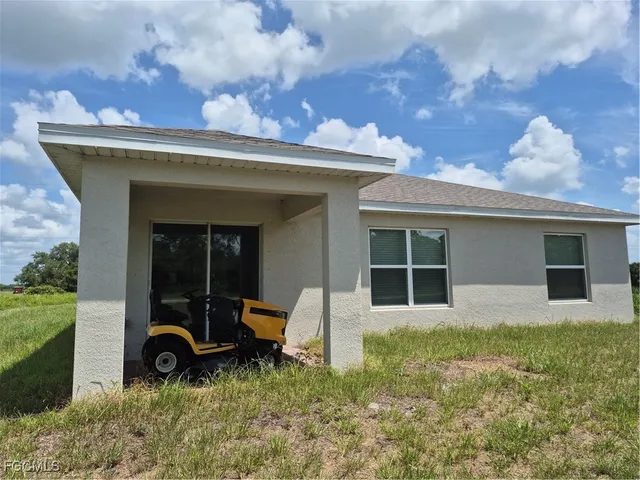 $2,000 | 7045 Brazil Circle, LaBelle, FL 33935