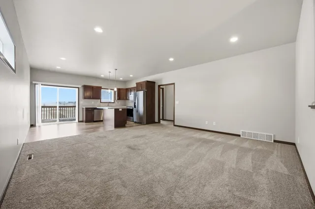 $335,000 | 726 Prairie Avenue, Horace, ND 58047