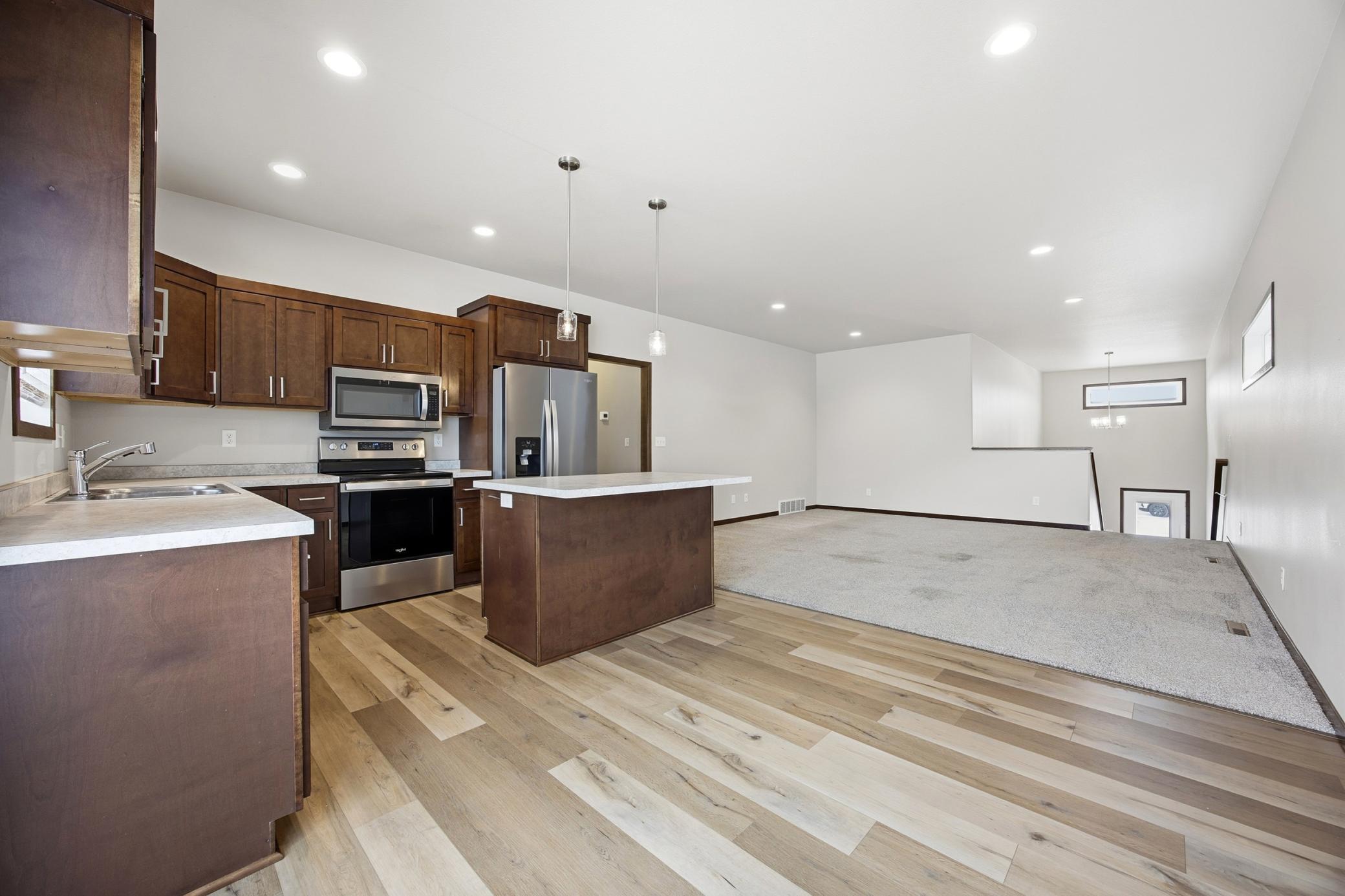 726 Prairie Avenue Horace, ND 58047 - Photo 7 of 31