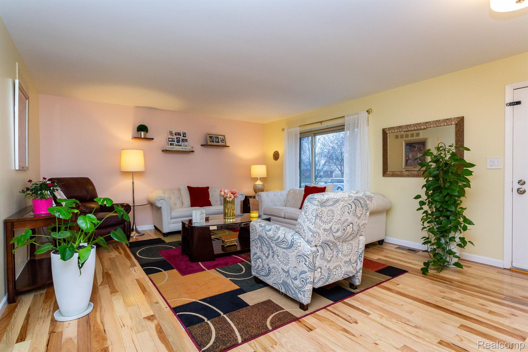 208 Robyn Canton, MI 48187 - Photo 5 of 36 Gallery Image 5