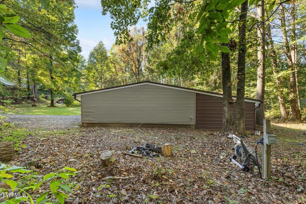 392 Government Road Bristol, TN 37620 - Photo 11 of 46 16-128A0995