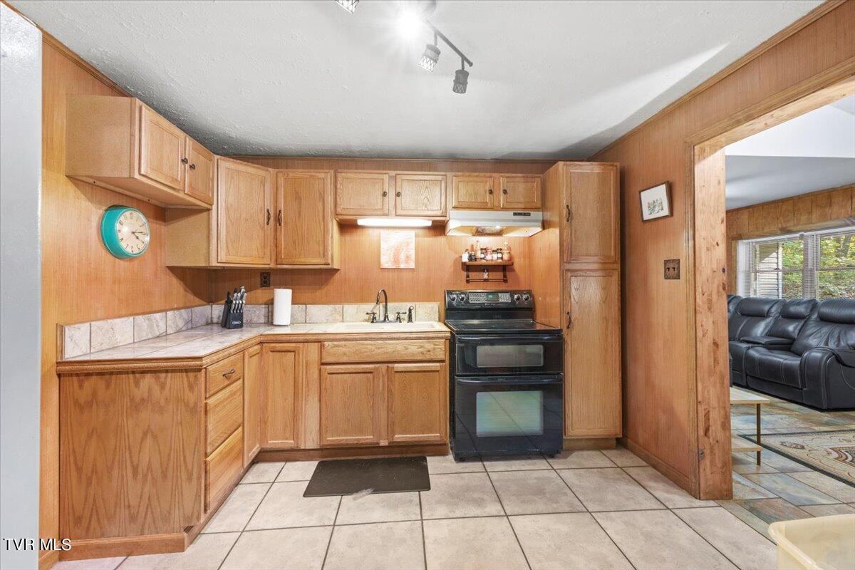 392 Government Road Bristol, TN 37620 - Photo 20 of 46 25-128A1015