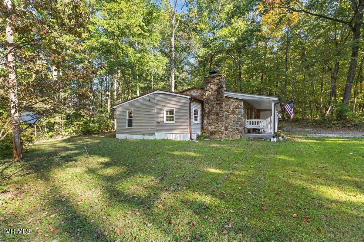 392 Government Road Bristol, TN 37620 - Photo 5 of 46 10-128A0982