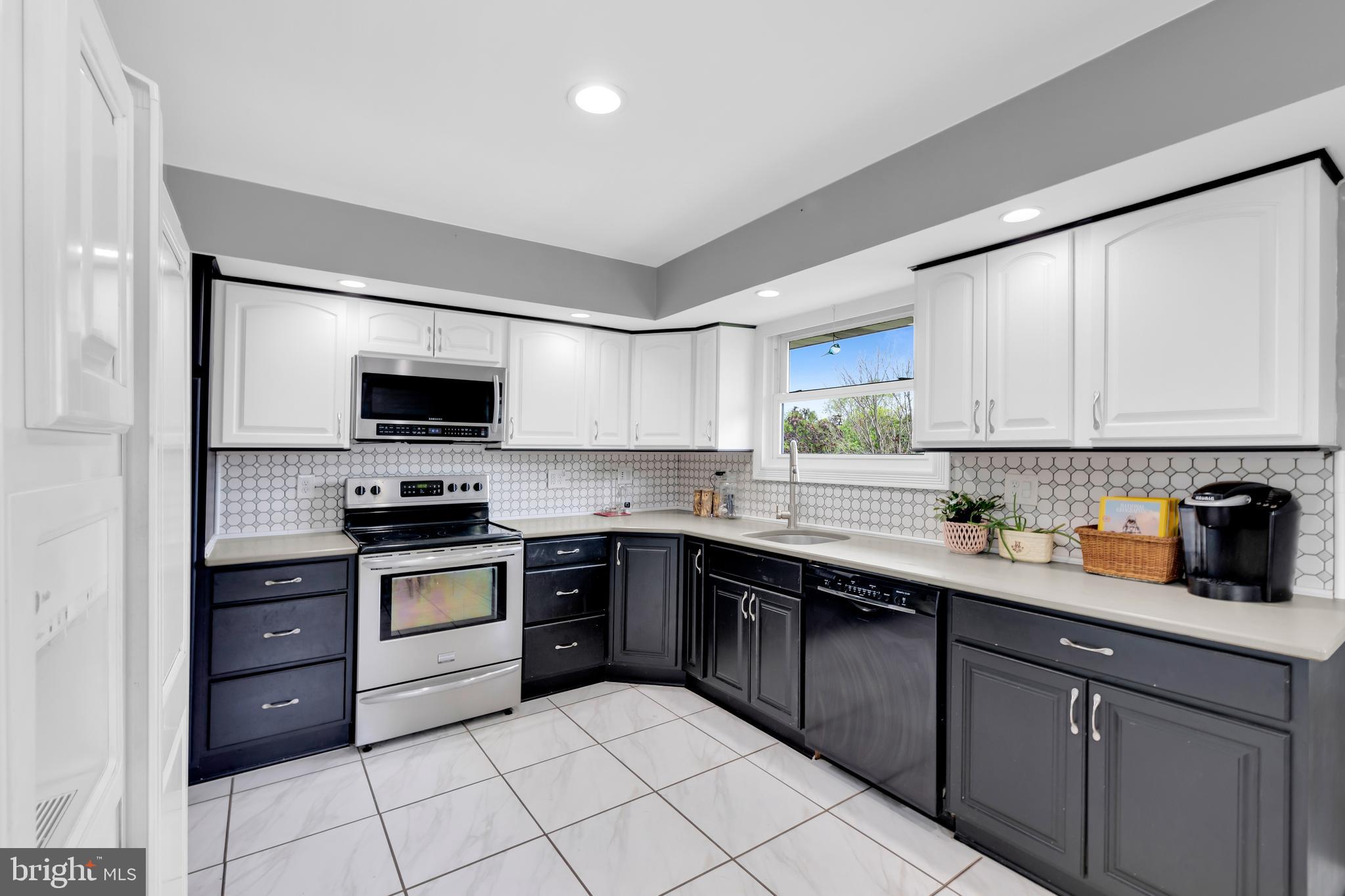 5257 Lanark Road Center Valley, PA 18034 - Photo 11 of 51 Gallery Image 11