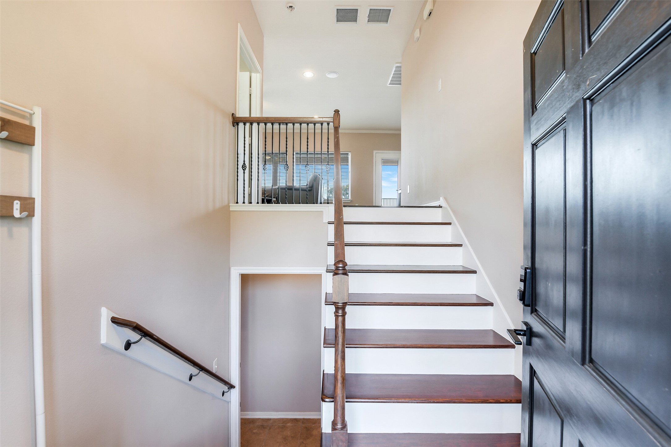 264 Falcon Point Onalaska, TX 77360 - Photo 4 of 33 a view of entryway and hall with wooden floor