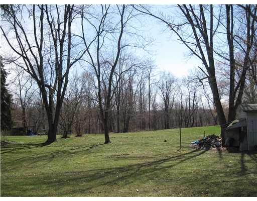 571 Colonial Manor Road North Huntingdon, PA 15642 - Photo 2 of 7 Exterior Back.