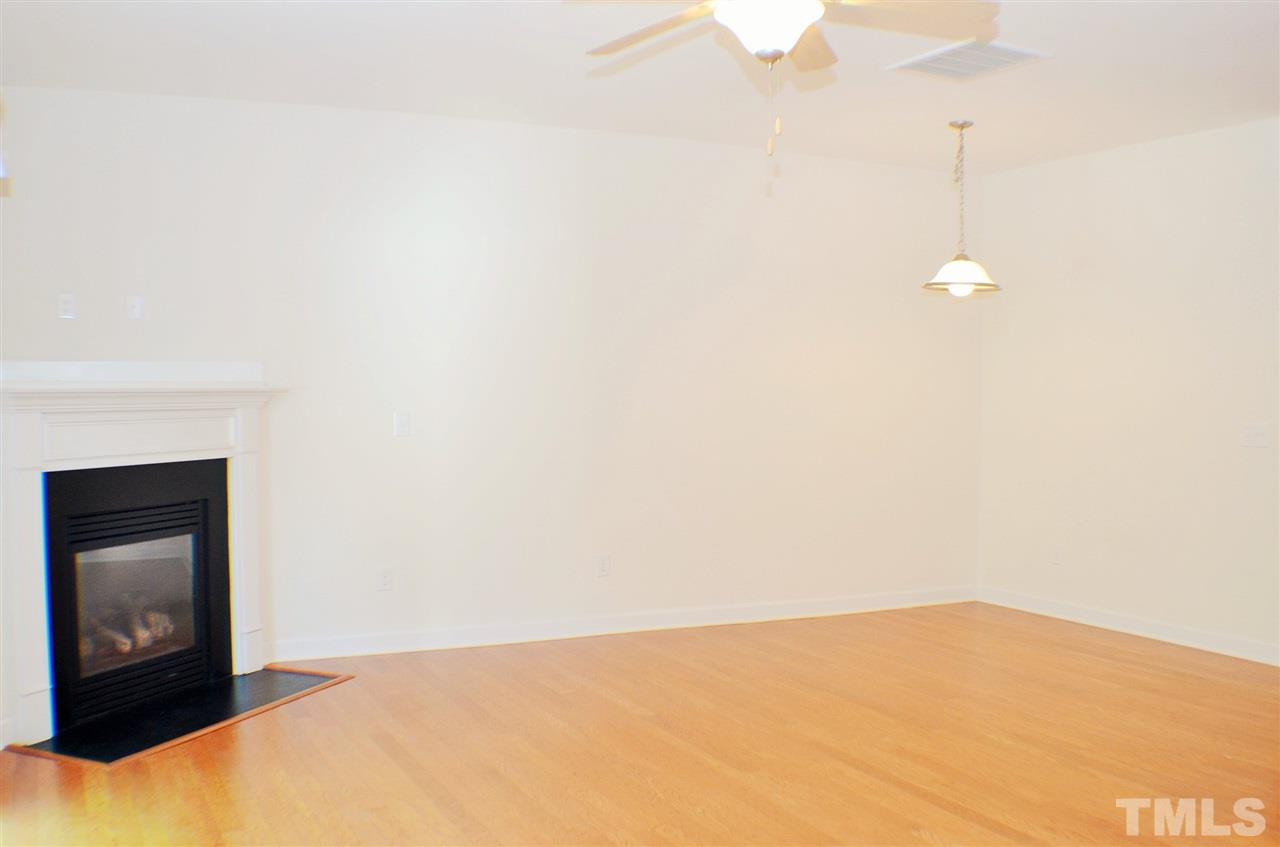 2532 Spring Oaks Way Raleigh, NC 27614 - Photo 2 of 13 Gallery Image 2