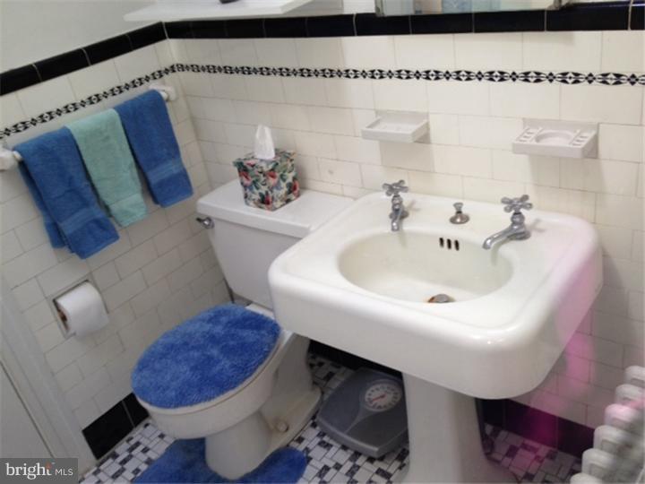 7240 Calvin Road Upper Darby, PA 19082 - Photo 13 of 16