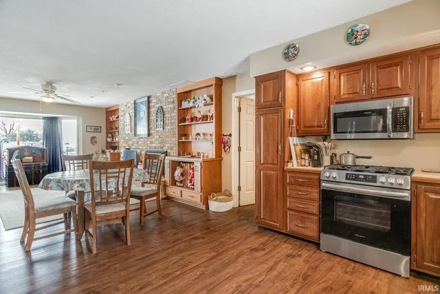 $275,000 | 512 East 4th Street, Brookston, IN 47923