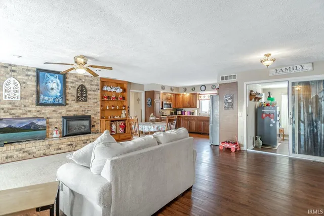 $275,000 | 512 East 4th Street, Brookston, IN 47923