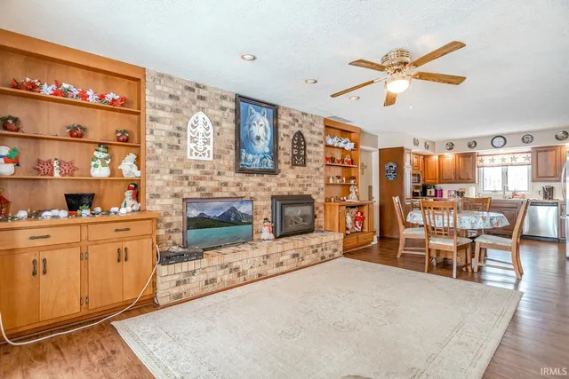 $275,000 | 512 East 4th Street, Brookston, IN 47923