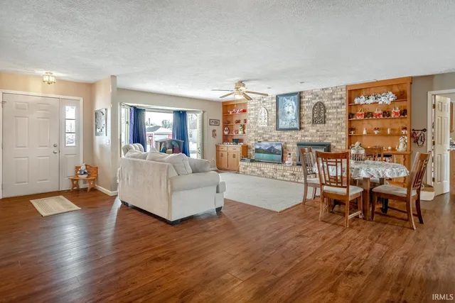 $275,000 | 512 East 4th Street, Brookston, IN 47923