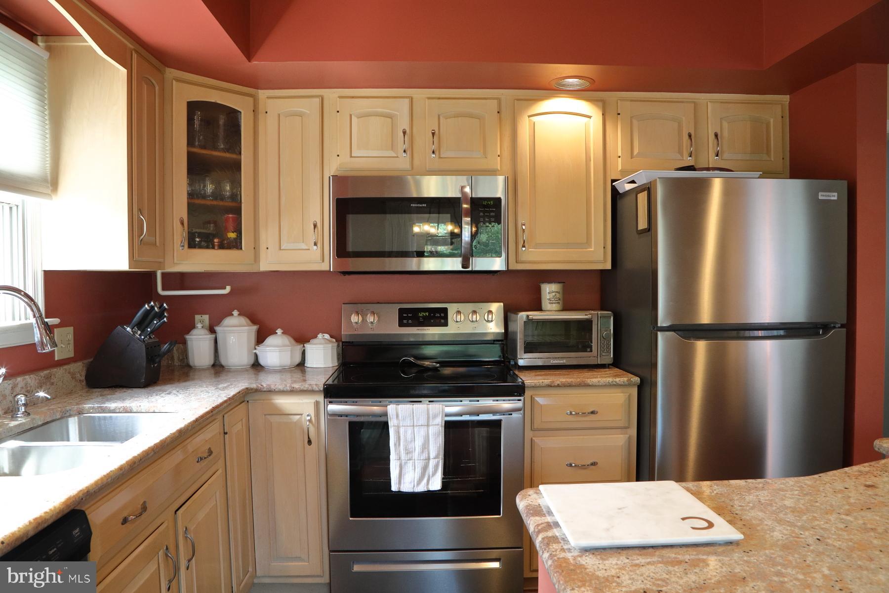1834 Spring Ridge Lane Lancaster, PA 17603 - Photo 8 of 37 Gallery Image 8