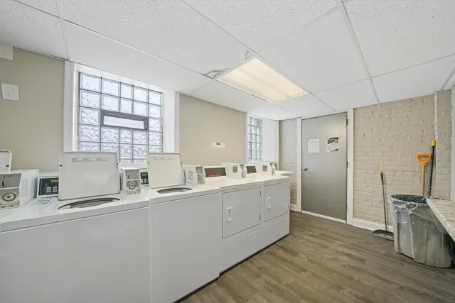 $1,325 | 1921 Grove Avenue, Unit 17, Berwyn, IL 60402