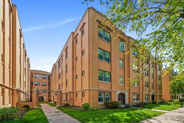 $1,325 | 1921 Grove Avenue, Unit 17, Berwyn, IL 60402