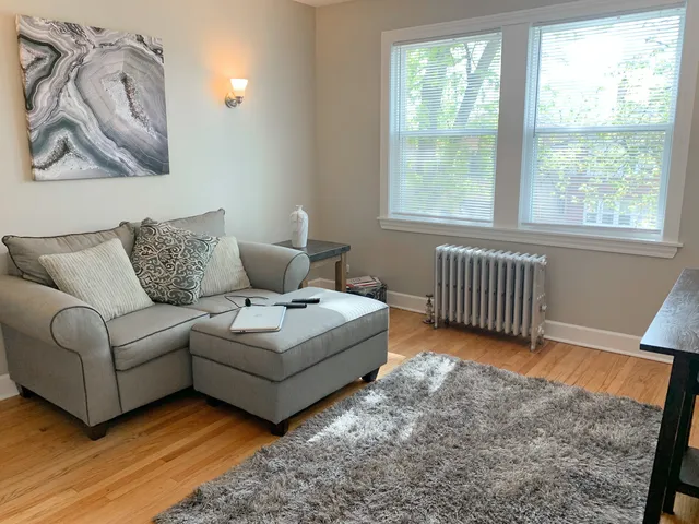 $1,325 | 1921 Grove Avenue, Unit 17, Berwyn, IL 60402