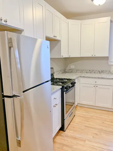 $1,325 | 1921 Grove Avenue, Unit 17, Berwyn, IL 60402
