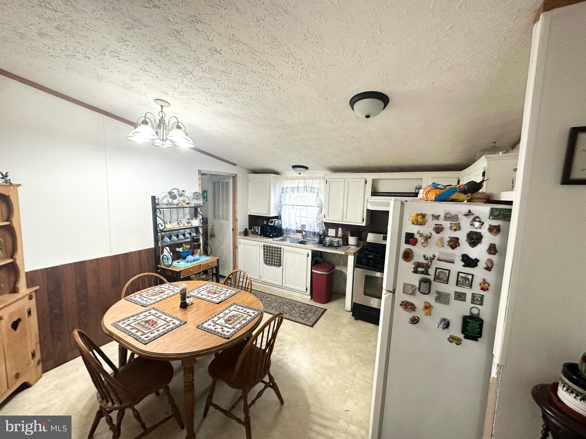 88 Lower Loop Road Leesport, PA 19533 - Photo 5 of 13 KITCHEN