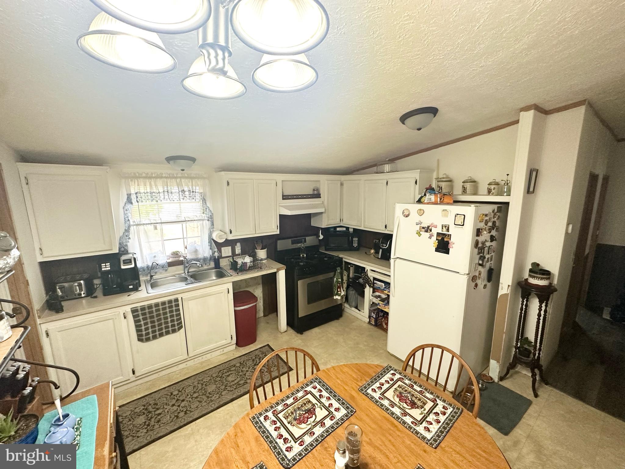 88 Lower Loop Road Leesport, PA 19533 - Photo 6 of 13 Gallery Image 6