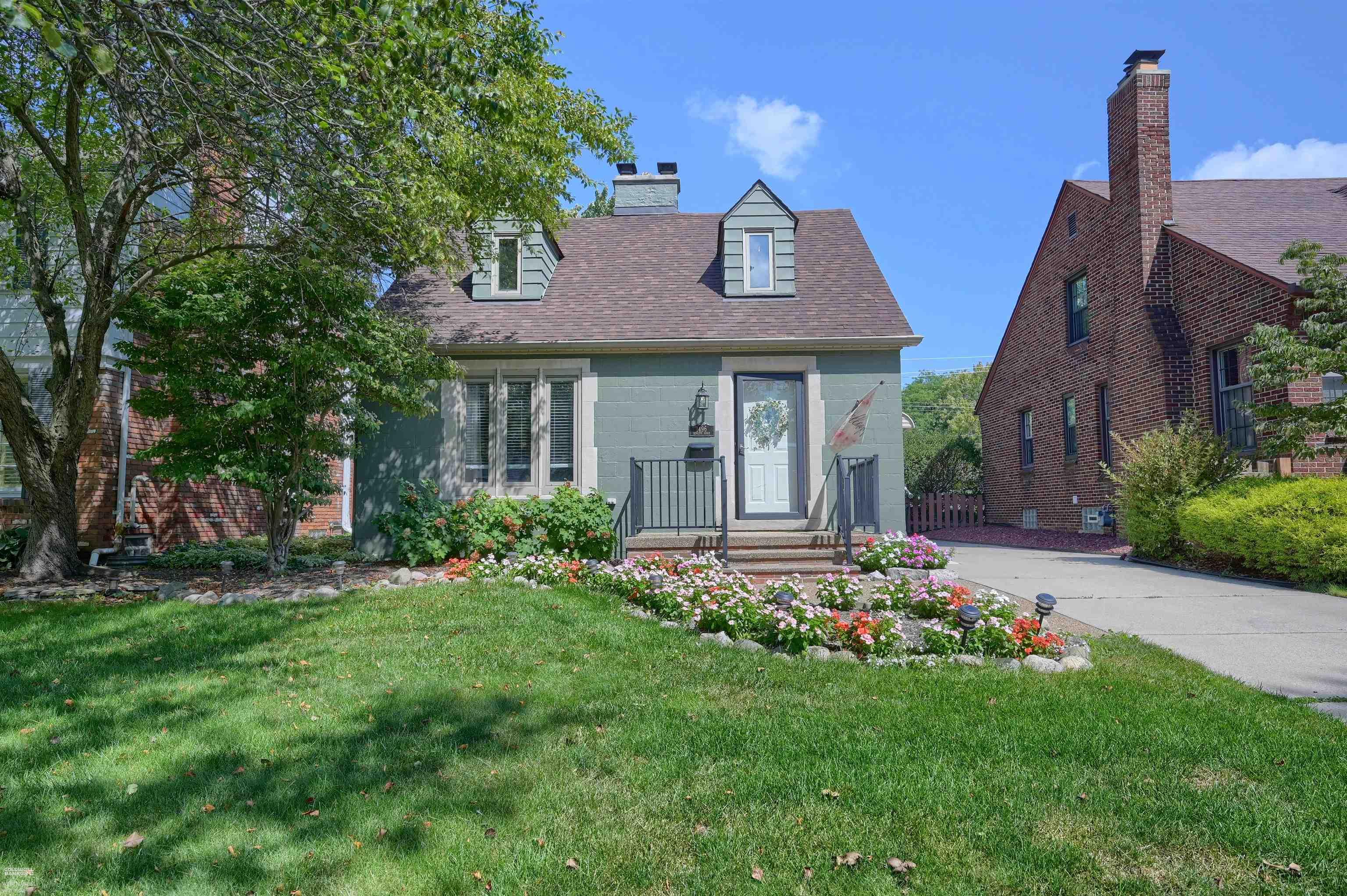 1496 Roslyn Road Grosse Pointe Woods, MI 48236 - Photo 33 of 36