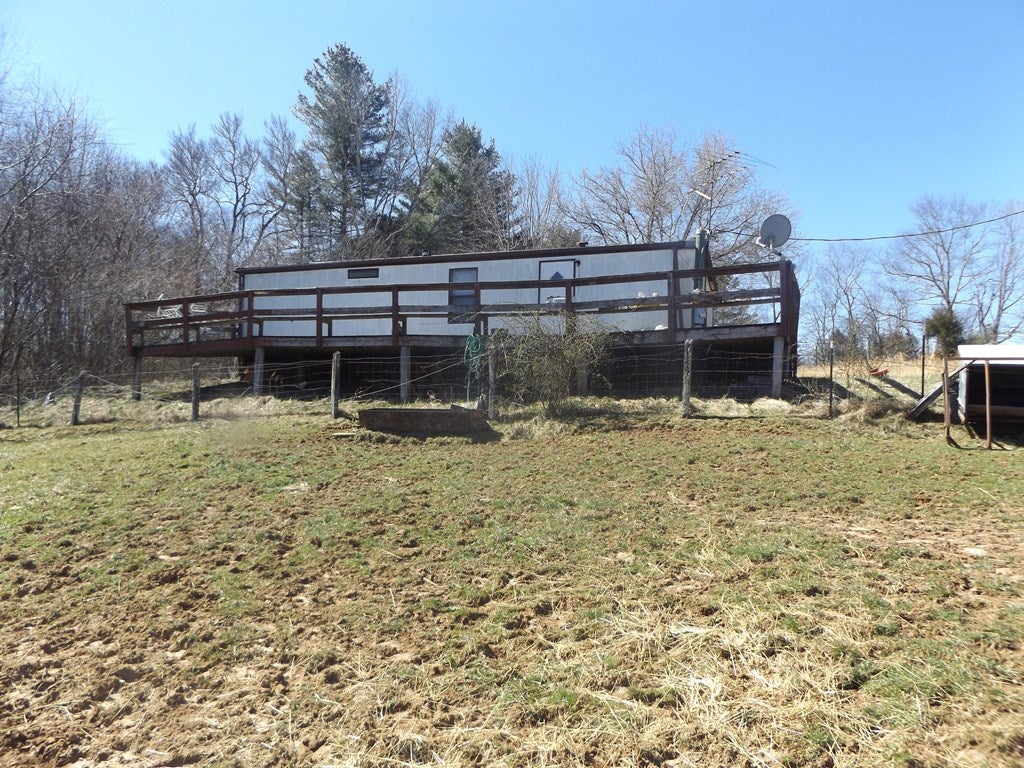 8017 Pipers Gap Road Galax, VA 24333 - Photo 36 of 43 Gallery Image 36