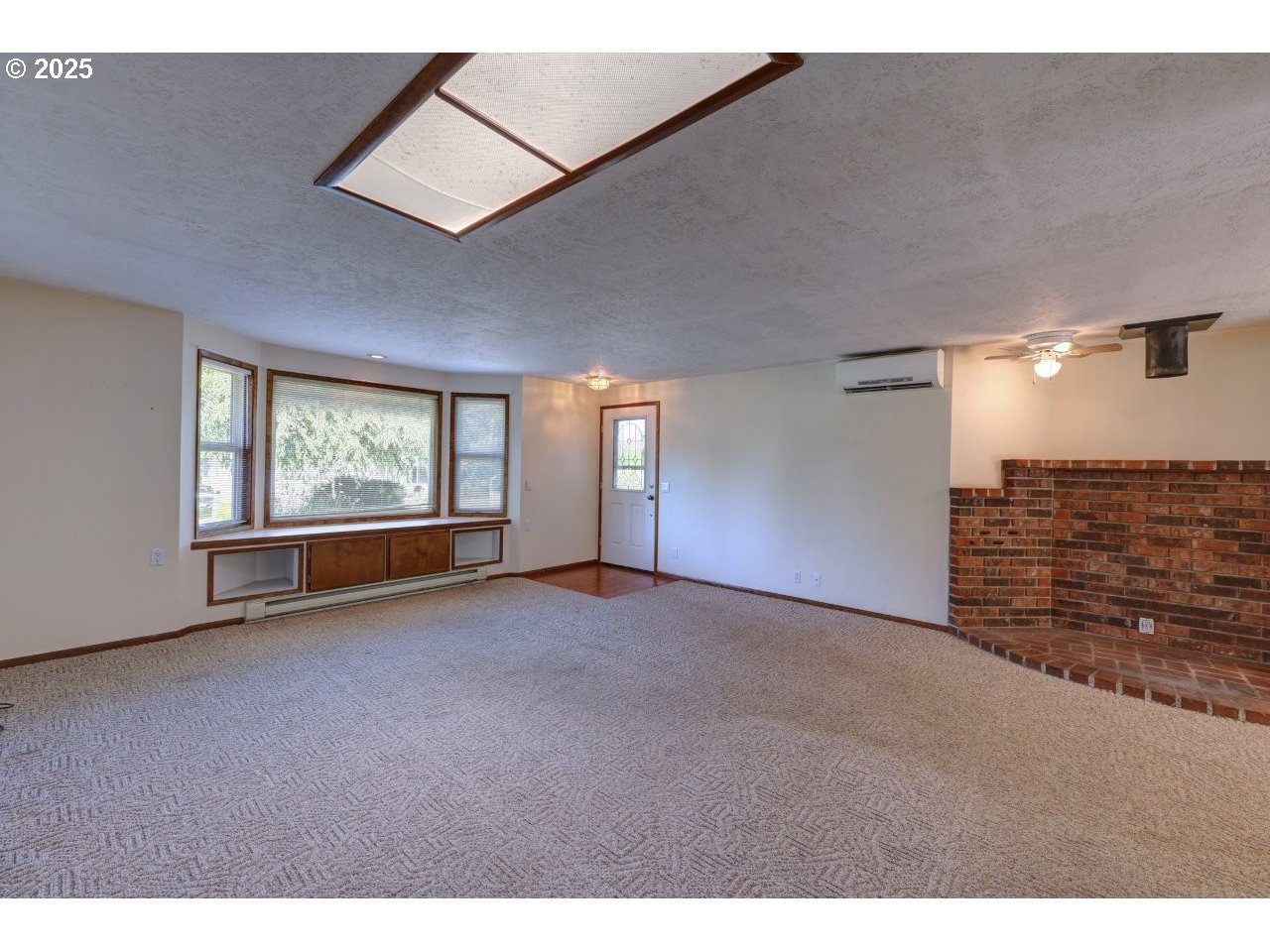 92655 Camelia Road Astoria, OR 97103 - Photo 6 of 34 Gallery Image 6