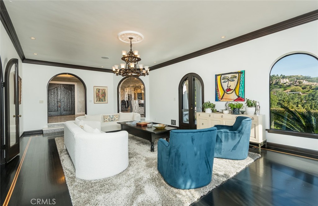 330 Kempton Road Glendale, CA 91202 - Photo 12 of 75 Gallery Image 12