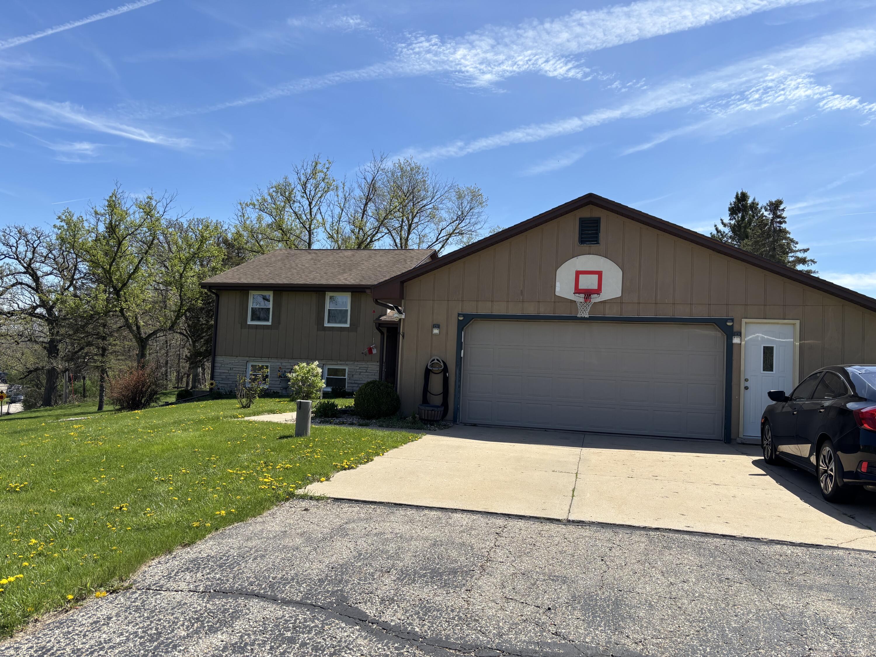 3377 North Hackbarth Road Janesville, WI 53548 - Photo 2 of 55 IMG_5944