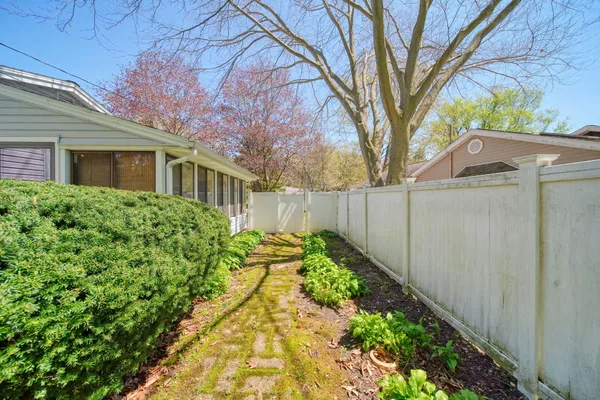 $229,900 | 3130 Daggitt Drive, Spring Arbor, MI 49283