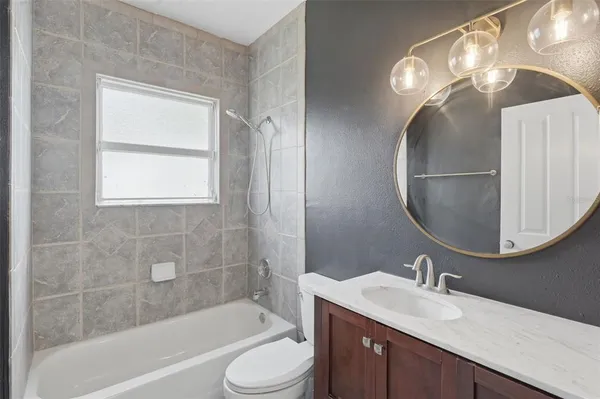 $3,000 | 1406 East Ridgewood Street, Orlando, FL 32803