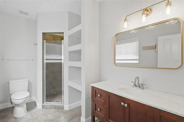 $3,000 | 1406 East Ridgewood Street, Orlando, FL 32803