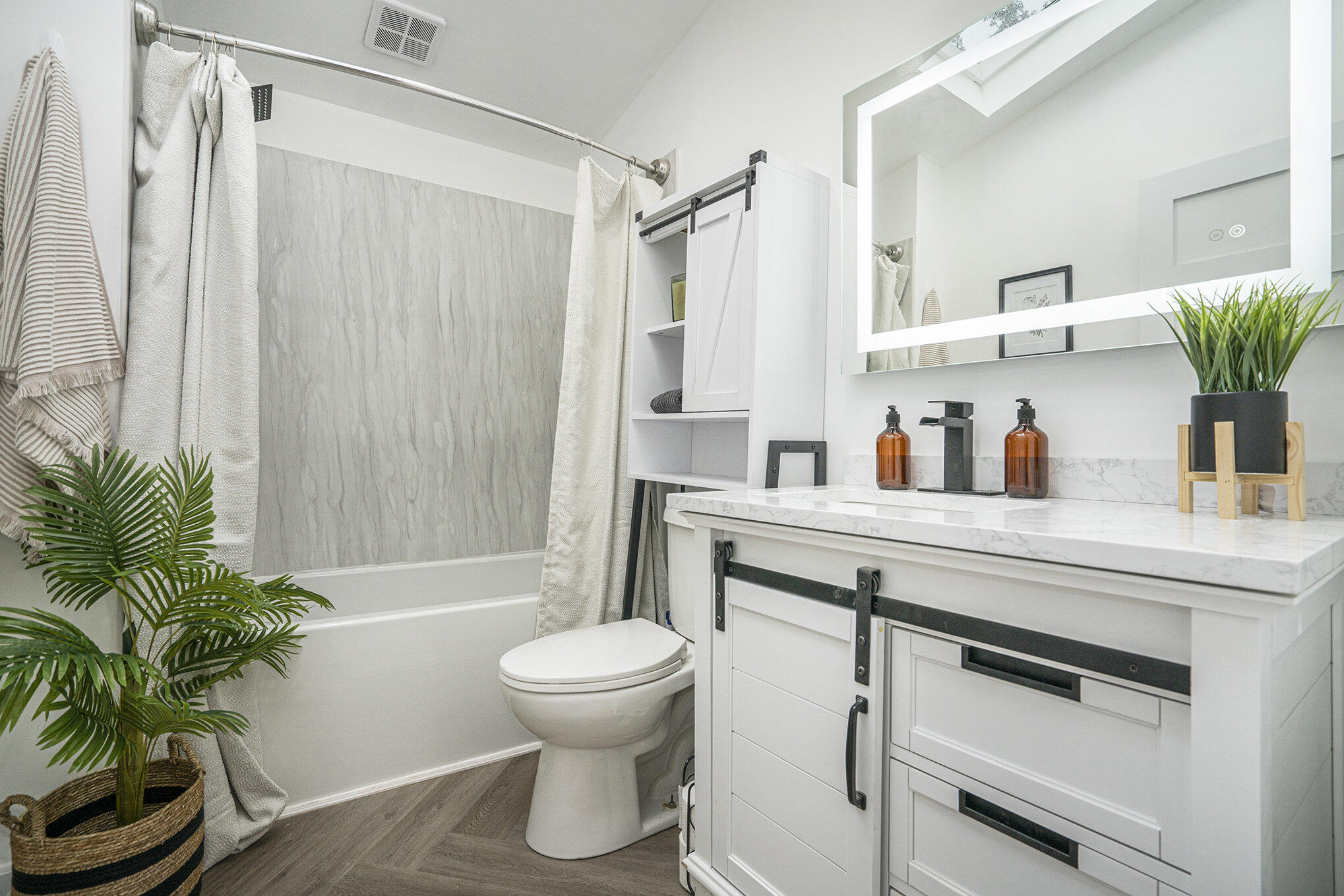 71599 State Line Road Edwardsburg, MI 49112 - Photo 13 of 26 71599 State Line Road 2nd bathroom