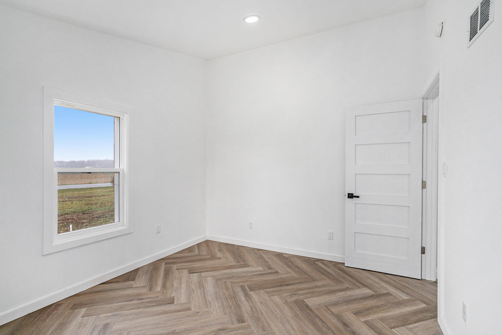 71599 State Line Road Edwardsburg, MI 49112 - Photo 15 of 26 71599 State Line Road bedroom 2