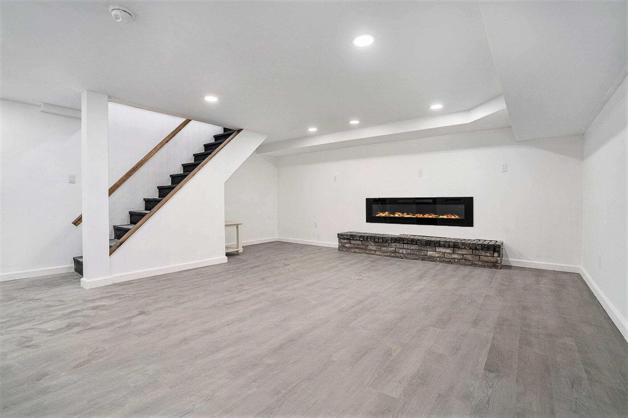 71599 State Line Road Edwardsburg, MI 49112 - Photo 19 of 26 71599 State Line family room