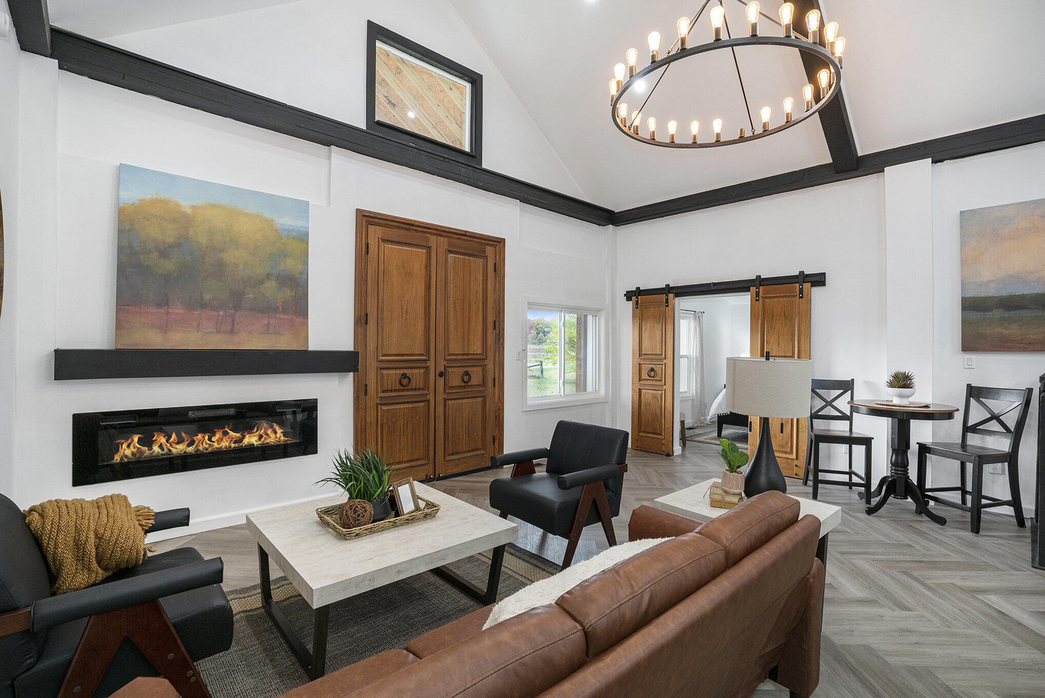 71599 State Line Road Edwardsburg, MI 49112 - Photo 4 of 26 71599 State Line Road living room