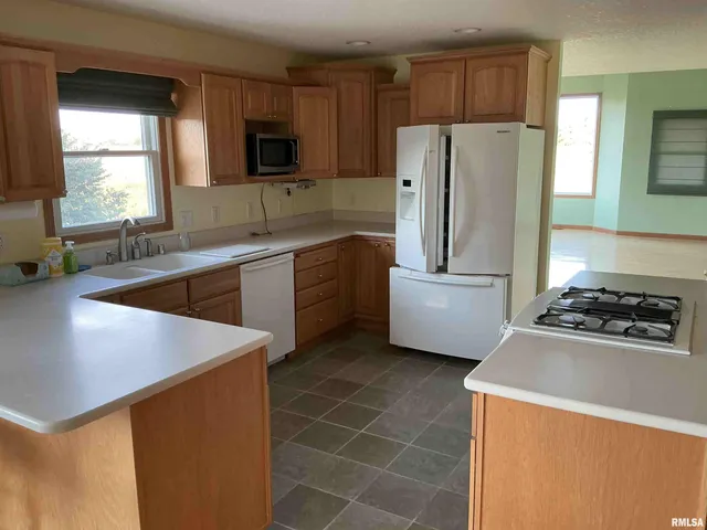 $2,400,000 | 1808 106th Avenue West, Milan, IL 61264