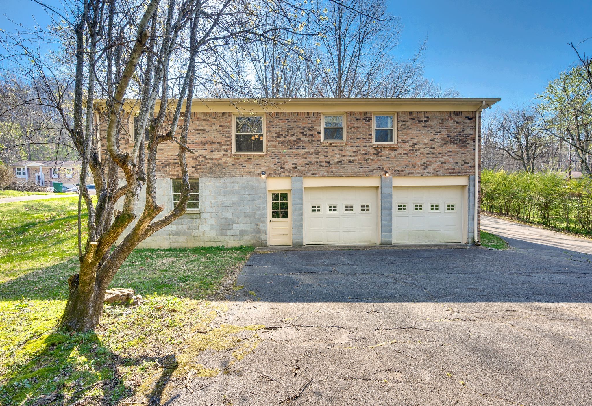 520 Holt Valley Road Nashville, TN 37209 - Photo 32 of 47 a front view of a house with a yard