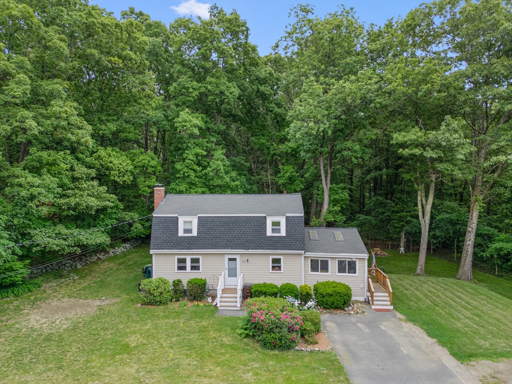 27 Searle Street Georgetown, MA 01833 - Photo 1 of 23