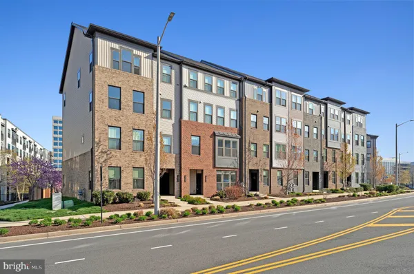 $625,000 | 13270 Woodland Park Road, Unit 3J, Herndon, VA 20171