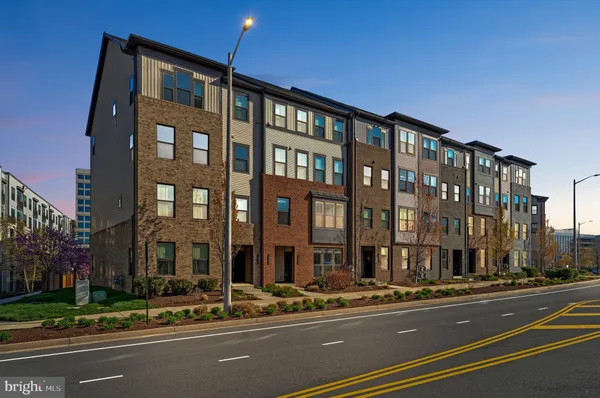 $625,000 | 13270 Woodland Park Road, Unit 3J, Herndon, VA 20171