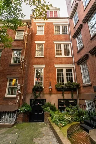 $750,000 | 46 Commerce Street, Unit 5 | West Village